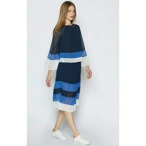 Joie Pleated Navy Blue Colorblock Flowy Blouse